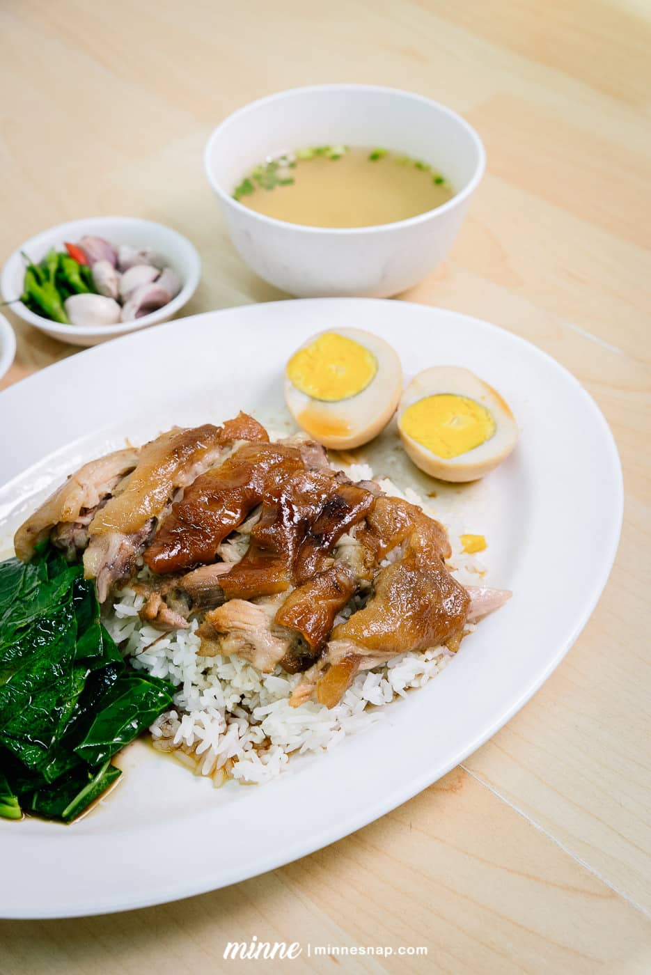 ข้าวมันไก่ไหหลำบางศรีเมือง - Hainanese chicken rice